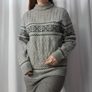 90s Grey Snowflake Turtleneck Sweater, large